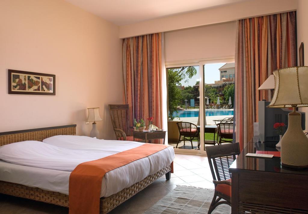 Swiss Inn Plaza Hotel 6th of October City Экстерьер фото