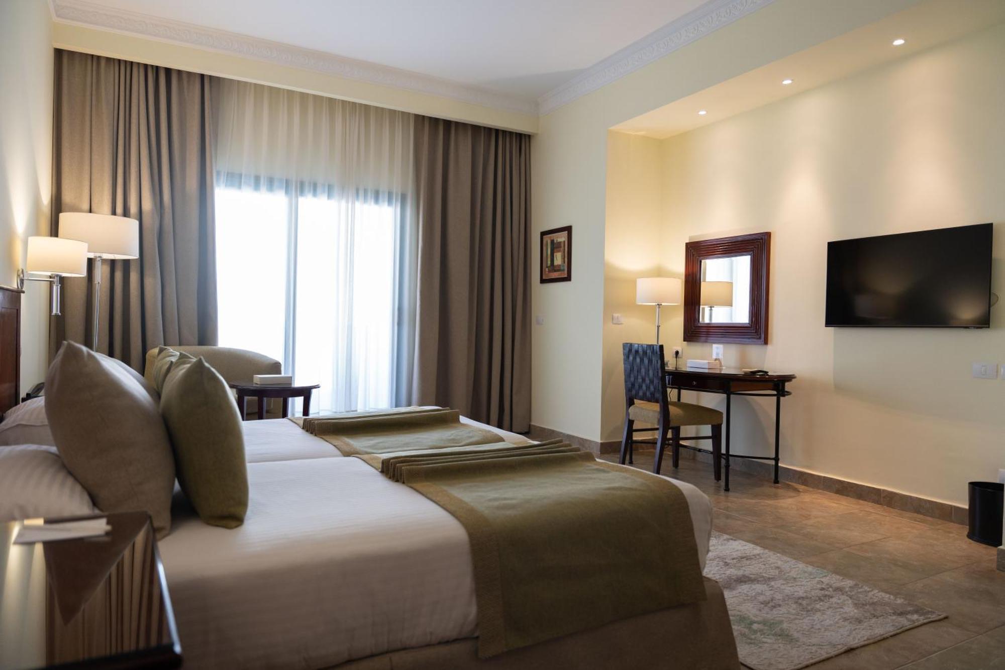 Swiss Inn Plaza Hotel 6th of October City Экстерьер фото