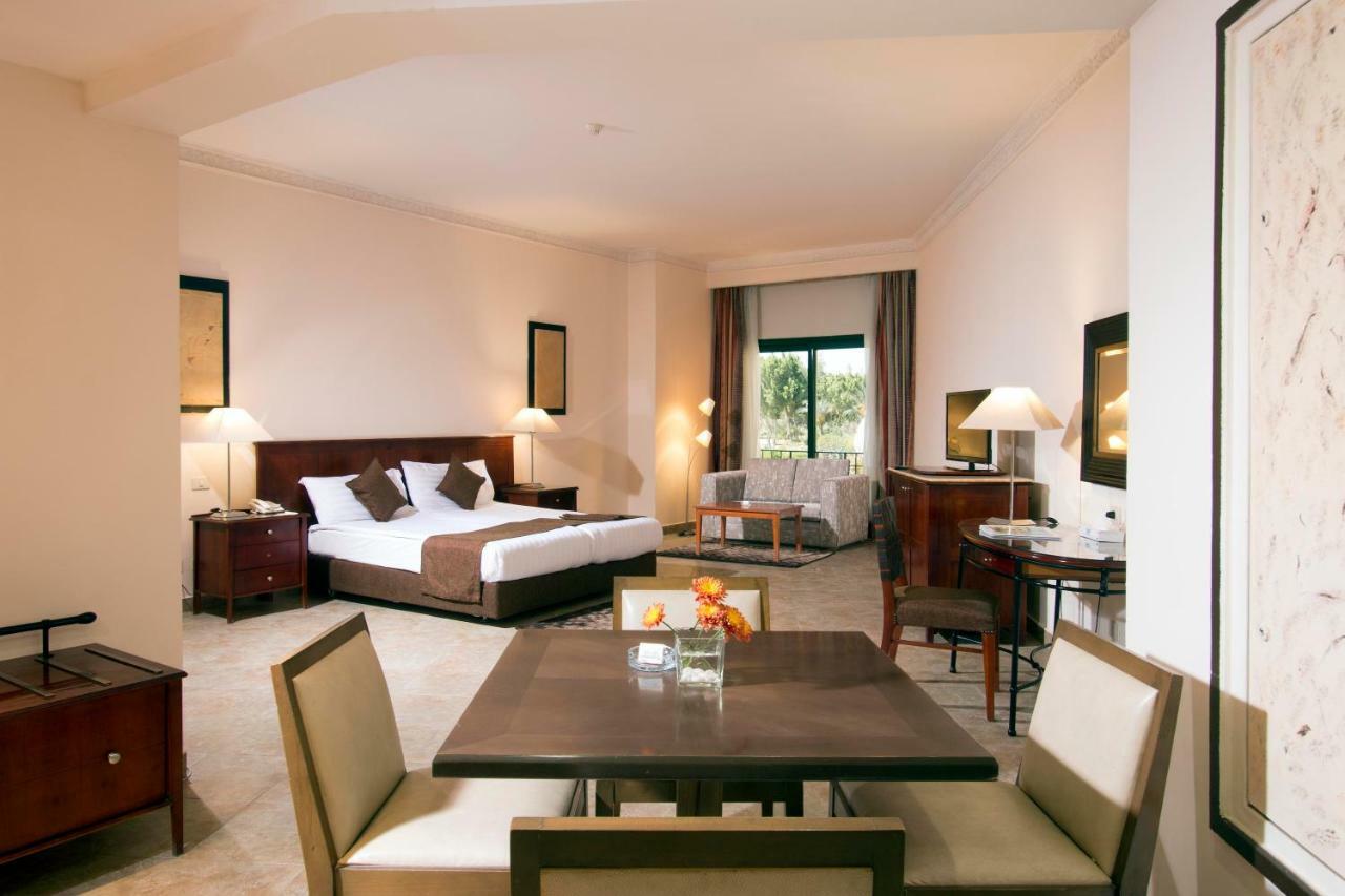 Swiss Inn Plaza Hotel 6th of October City Экстерьер фото