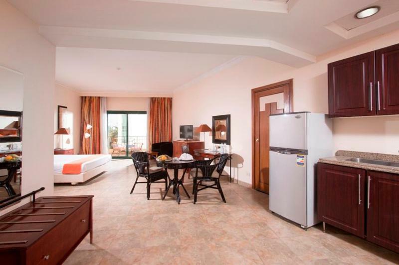Swiss Inn Plaza Hotel 6th of October City Экстерьер фото